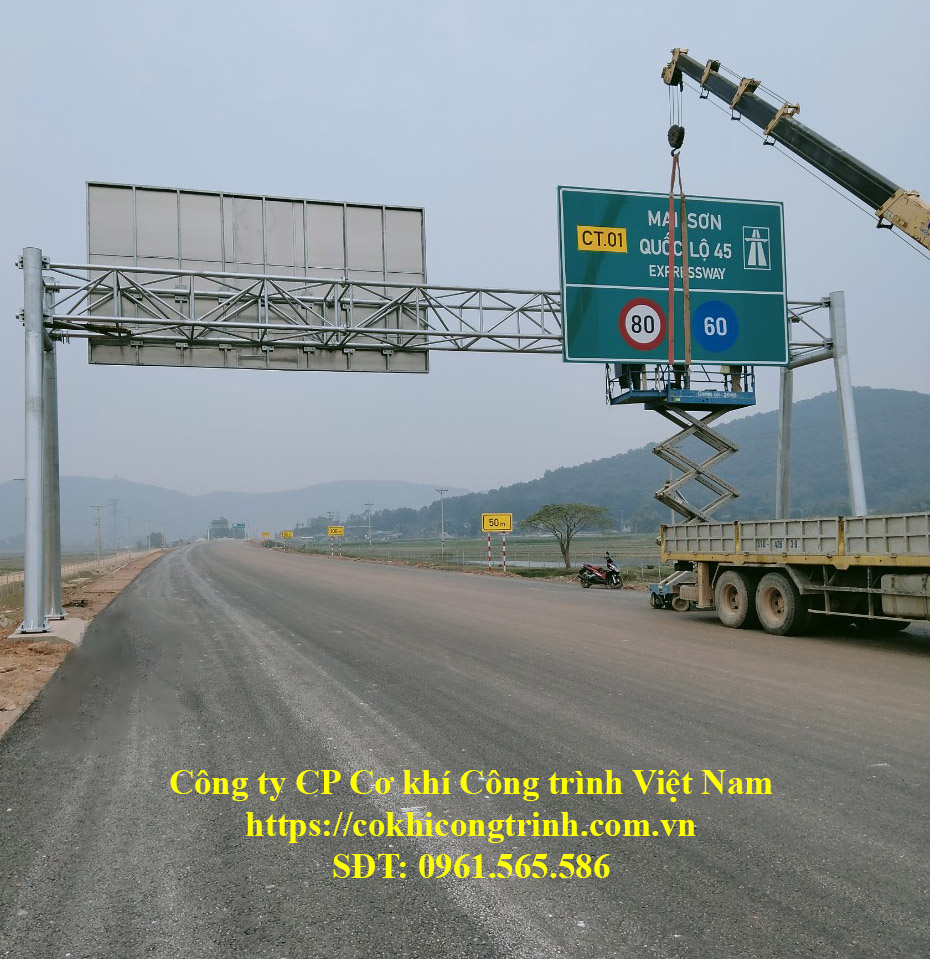 Lắp đặt biển báo ATGT cao tốc Mai Sơn - Quốc lộ 45